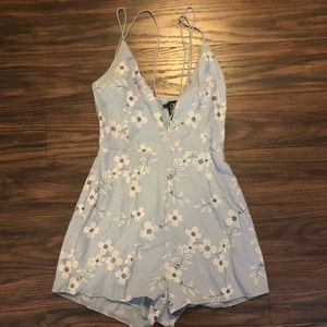 LF blue chambray floral romper sz 6 XS